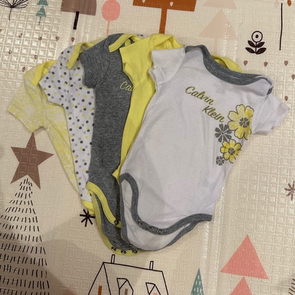 3 to 6 months Calvin Klein Baby Girl Clothes Onesies - Picture 1 of 7